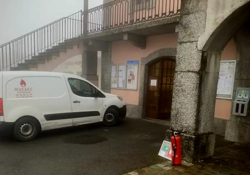 Mat-Sec à Larringes pour une révision d'extincteur